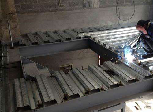 鋼結(jié)構(gòu)閣樓安裝